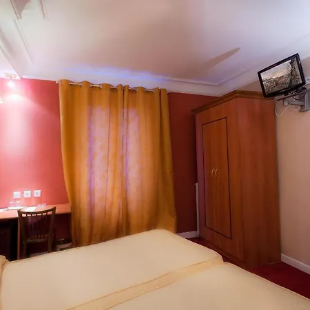 Prince Hotel 2*